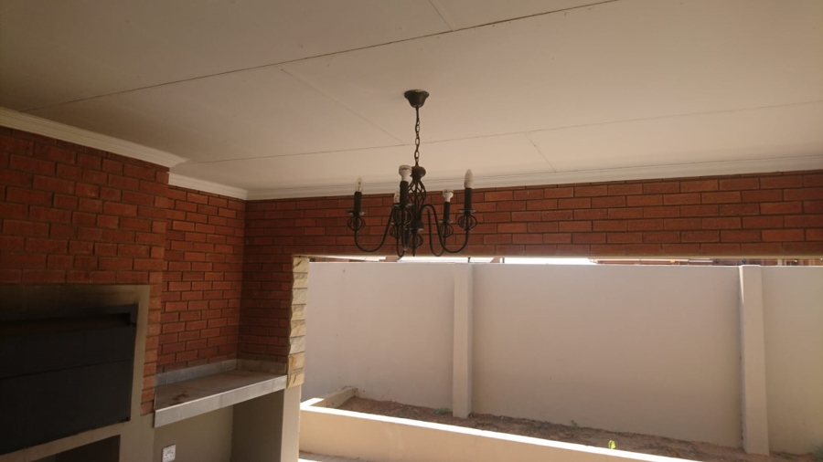 To Let 3 Bedroom Property for Rent in Hillside Free State